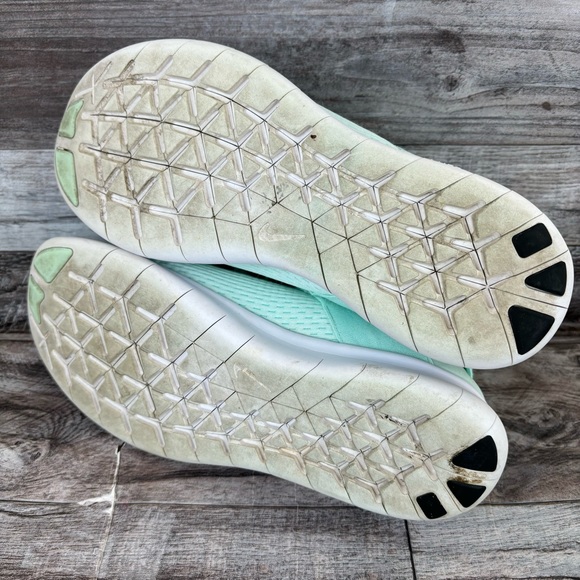 NIKE FREE RUN COMMUTER WOMAN SIZE 9 IGLOO RARE RUNNING SHOES LIGHT WEIGHT - Picture 2 of 8